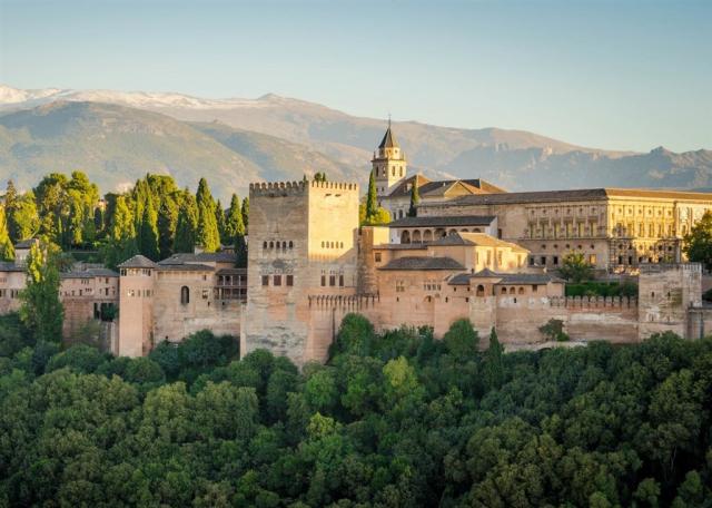 Španělsko -  Alhambra 1shutterstock_1031747197.jpg
