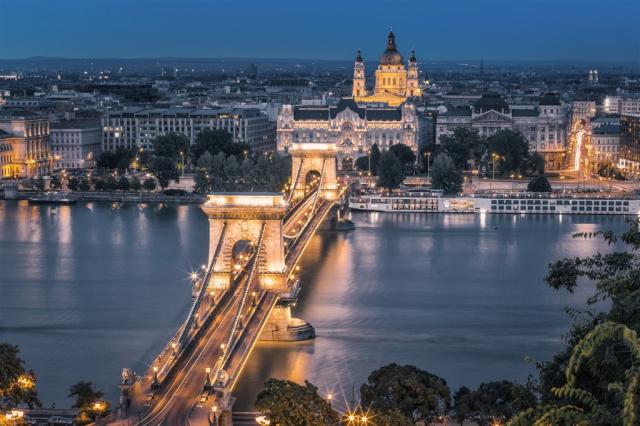 Advent - Budapešť shutterstock_358592099.jpg