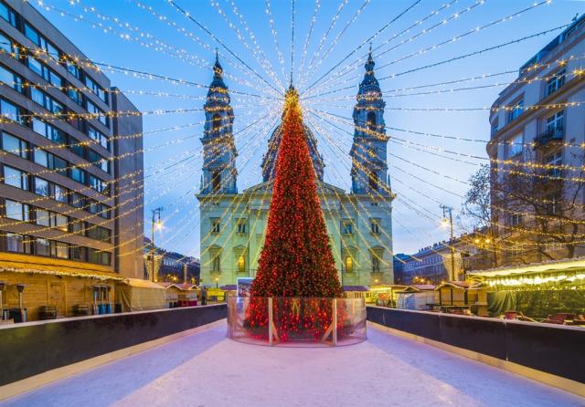 MAĎARSKO - Budapešť, bazilika sv. Štěpána.shutterstock_69601093