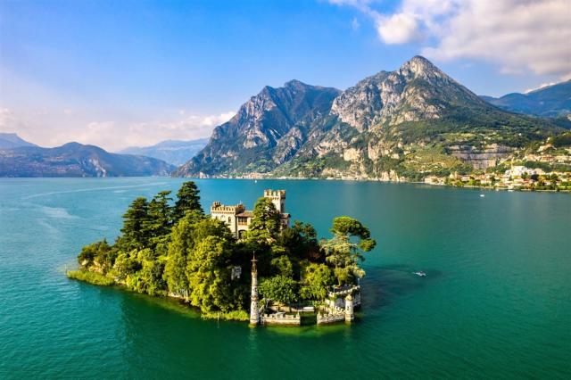 Itálie - jezero Iseo shutterstock_2149845223.jpg