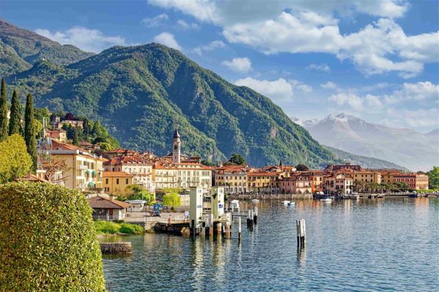 Itálie - jezero Como shutterstock_2422025903.jpg