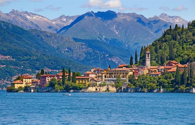 Itálie - jezero Como shutterstock_145649360.jpg
