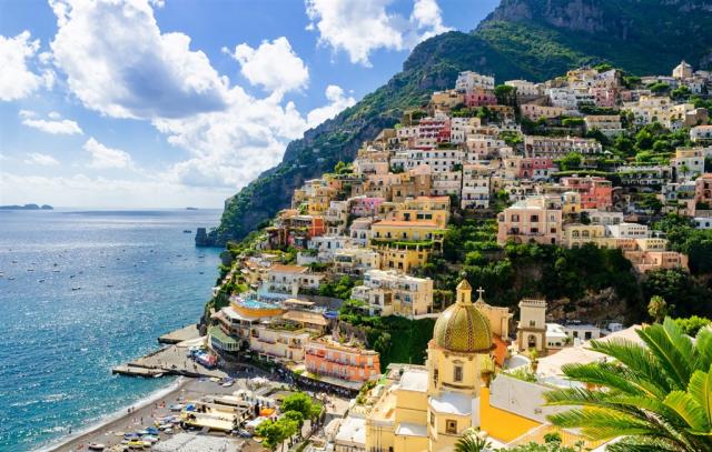 Itálie - Positano shutterstock_370609772.jpg