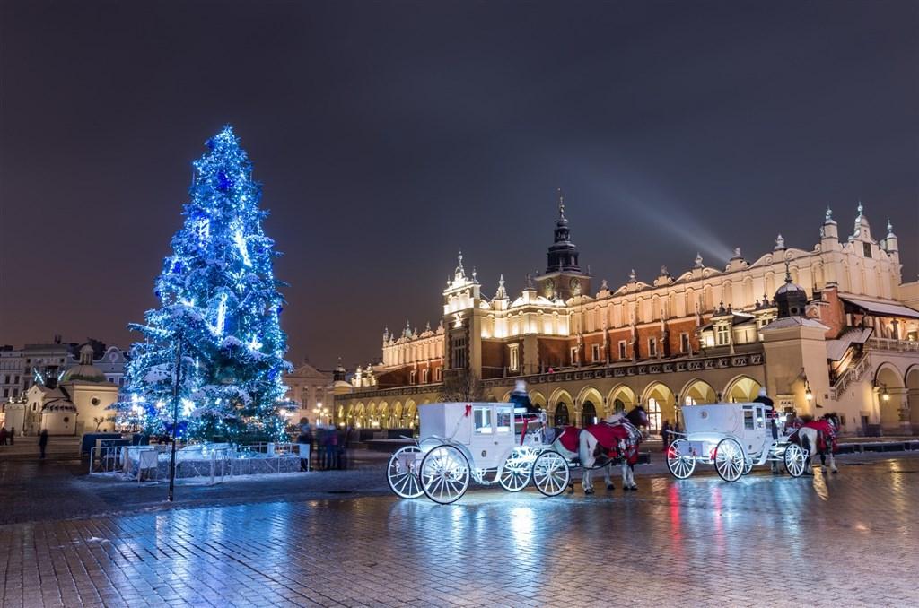 Advent - Krakov shutterstock_1017190021.jpg
