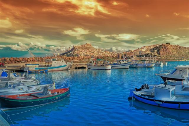 Itálie - Sardinie - Castelsardo shutterstock_140787781.jpg