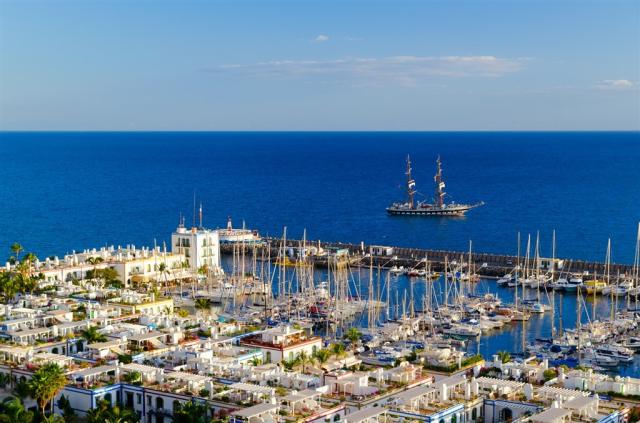Gran Canaria Puerto de Mogan shutterstock_106846724.jpg