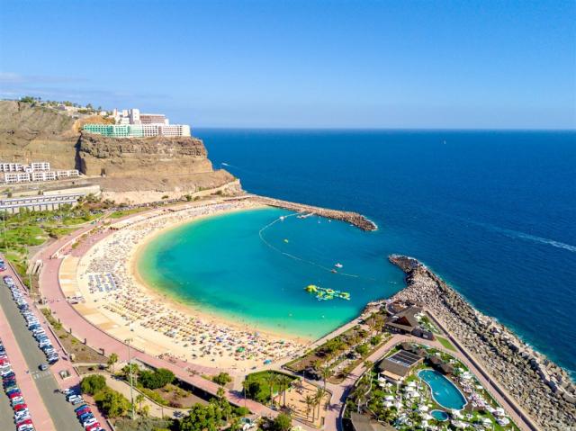 Gran Canaria - Playa Amadores shutterstock_649994995.jpg