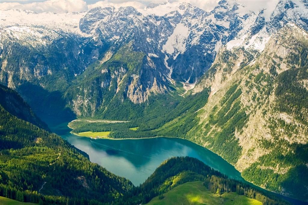 Německé Alpy, jezero Konigsee, shutterstock_20333968.jpg
