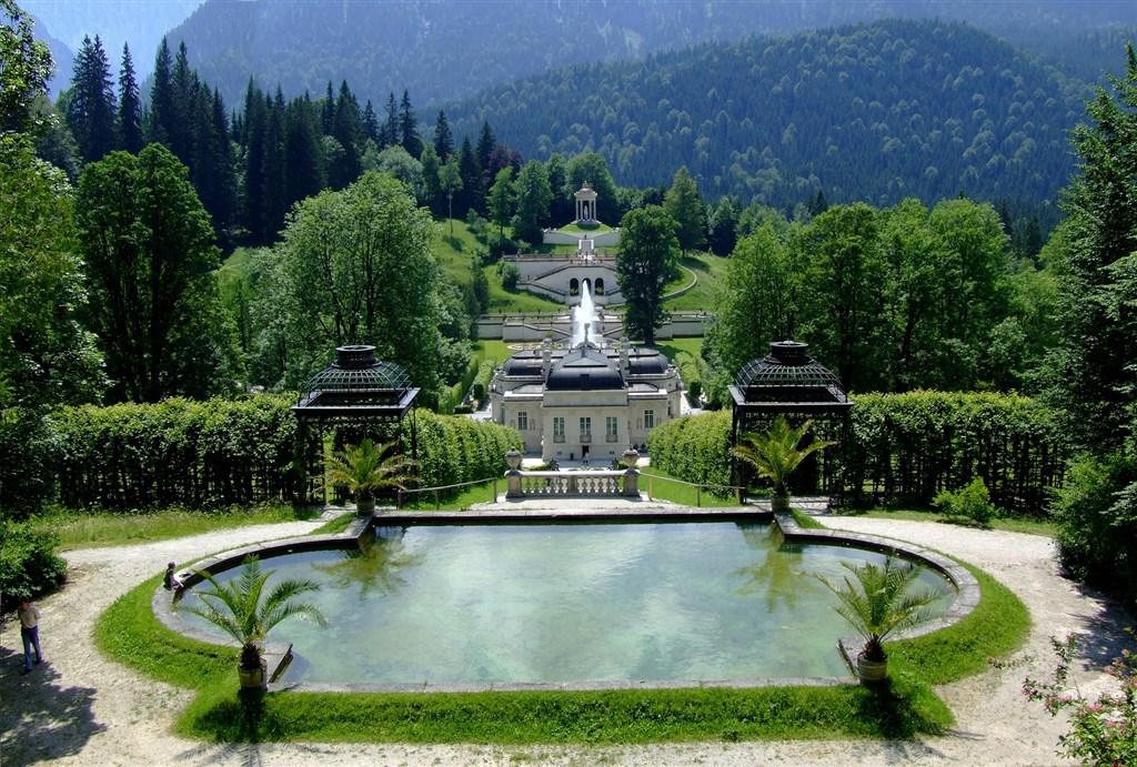 linderhof-palace-266039_1920.jpg