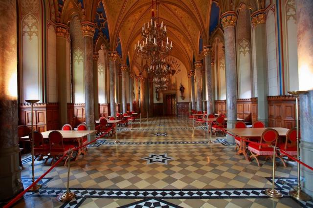 Německo - zámek Neuschwanstein shutterstock_21454861.jpg