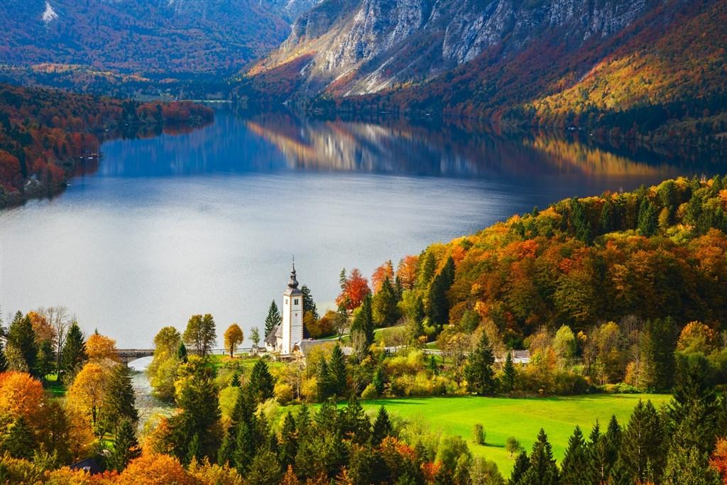 Slovinsko Ribčev Laz shutterstock_560473885.jpg