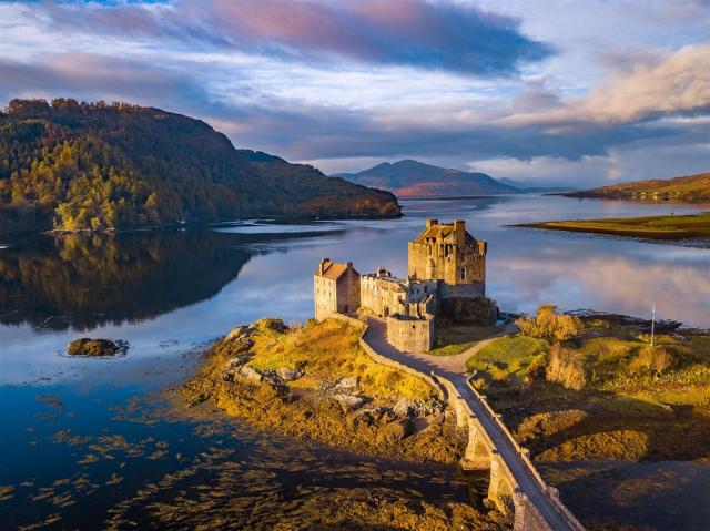 Skotsko - hrad Eilean Donan shutterstock_1107980570.jpg