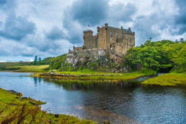 Skotsko - Skye - hrad Dunvegan shutterstock_702345139.jpg