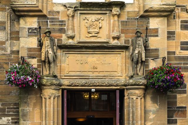 Skotsko - Orkneje - Kirkwall - Town Hall shutterstock_105999862