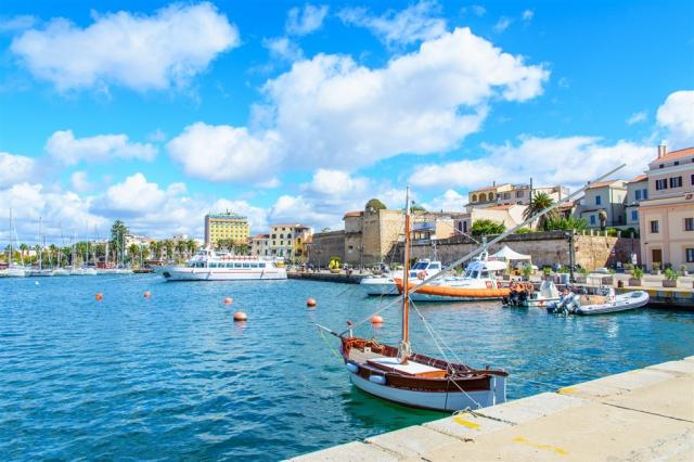 Itálie Sardinie Alghero shutterstock_396432583.jpg
