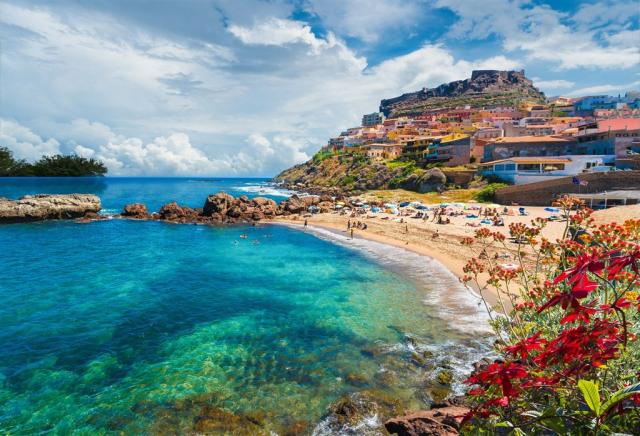 Itálie - Sardinie - Castelsardo shutterstock_1144574147.jpg