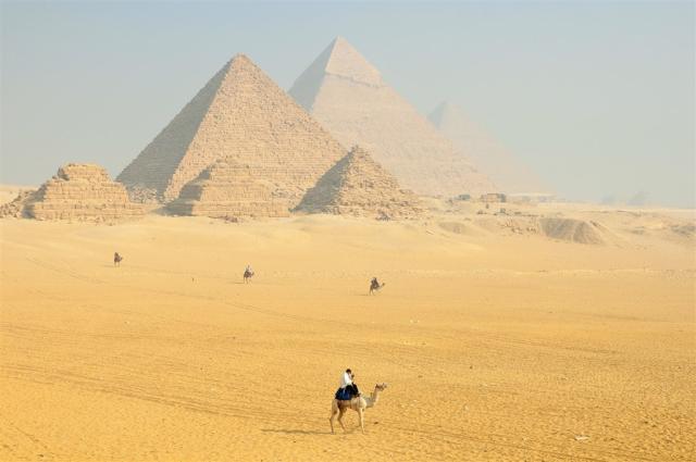 Poznávací zájezd do Egypta - pyramidy v Gíze sphinx-1175828_192