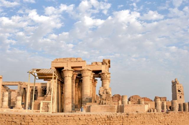 Egypt - Kom Ombo.shutterstock.419857057.jpg