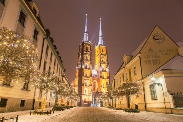 Advent - Wroclaw shutterstock_367908599.jpg