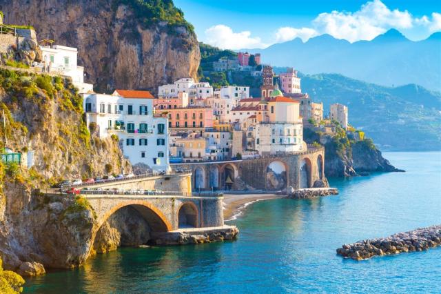 Itálie - Amalfi shutterstock_1037347711.jpg