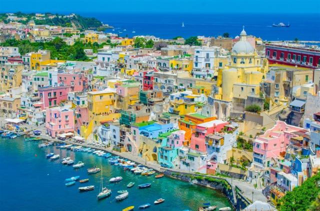 Itálie -  Procida shutterstock_314261948.jpg