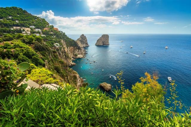 Itálie ostrov Capri shutterstock_339838559.jpg