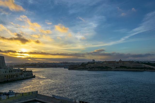 Malta - západ slunce - Valletta -5067272_1920.jpg