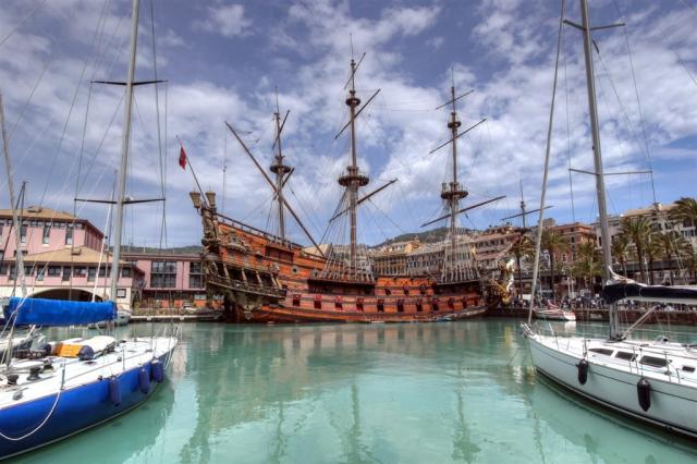 Itálie - Janov - Porto Antico 146815278.jpg