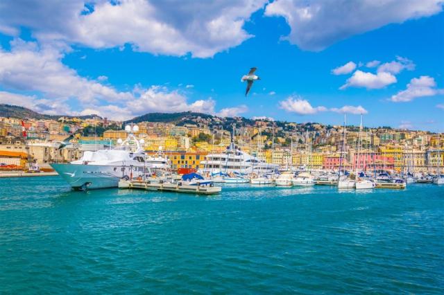 Itálie - Janov shutterstock_473468563.jpg