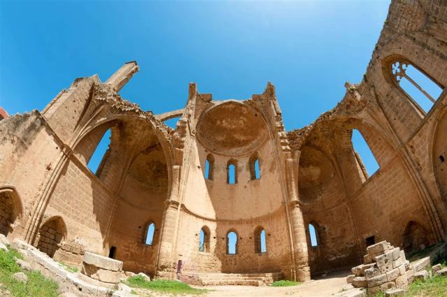 Kypr-kostel Famagusta shutterstock_200728100.jpg