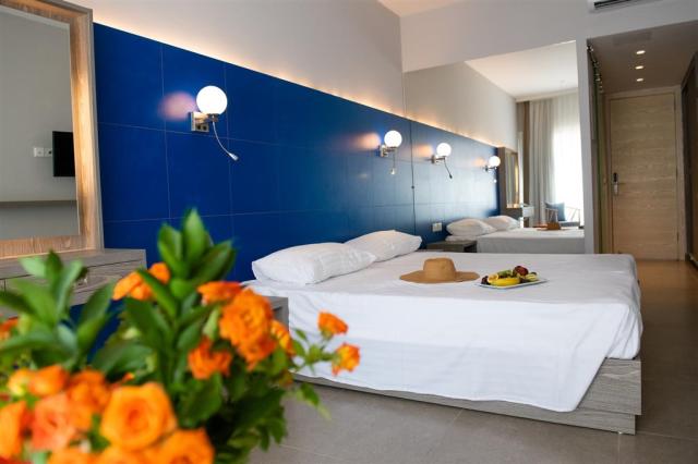 Park Beach - room.jpg
