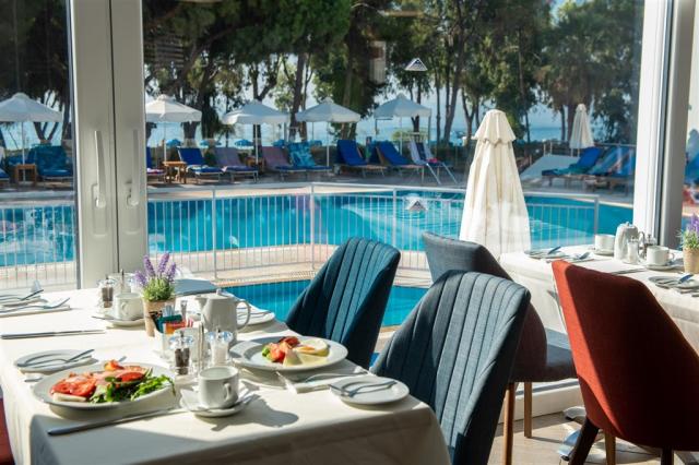 Park Beach - restaurant.jpg