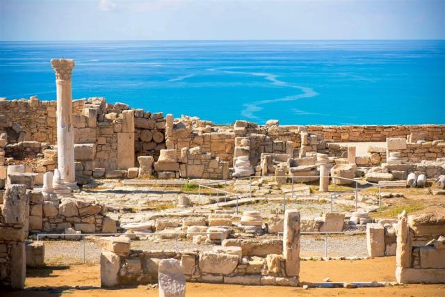 Kypr-Kourion shutterstock_277950701.jpg