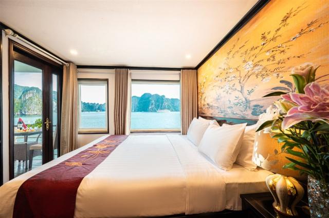 Plavba Ha Long Bay room.jpeg