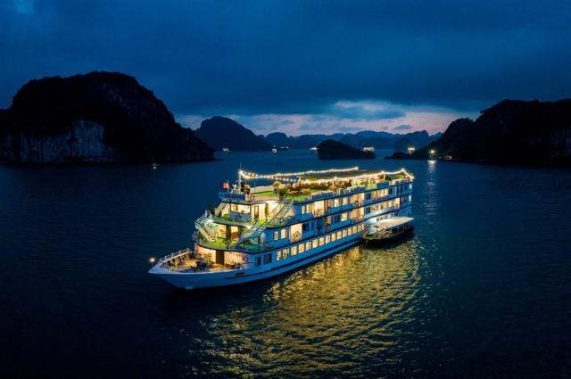 Plavba Ha Long Bay 2.jpeg