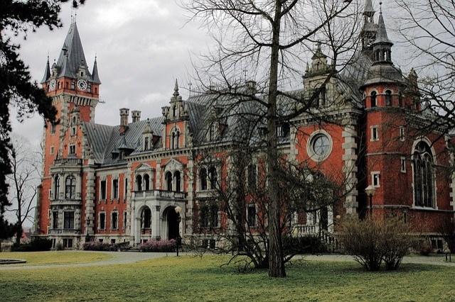 Polsko - Plawniowice- the-palace-293444_640.jpg