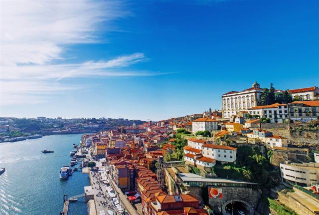 Portugalsko - Porto shutterstock_572018059.jpg