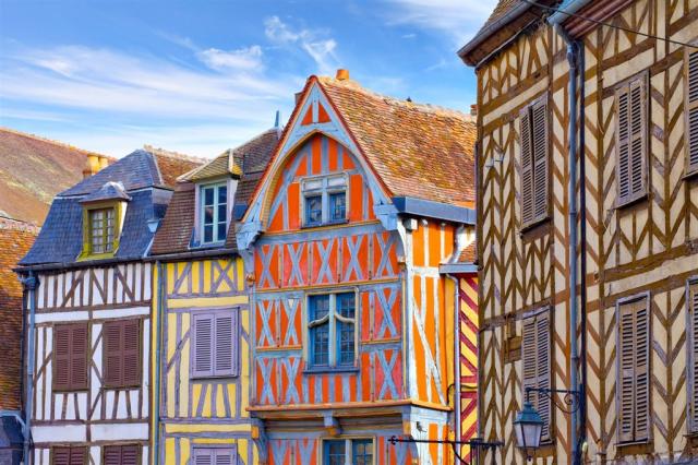 Francie - Burgundsko - Auxerre shutterstock_1029413671.jpg