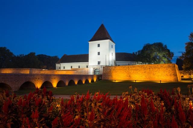Maďarsko - Sarvar.shutterstock_502749676.jpg