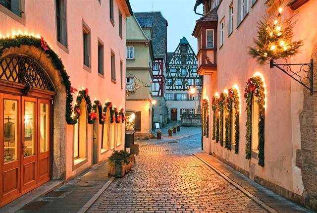 Německo Rothenburg shutterstock_223770115.jpg