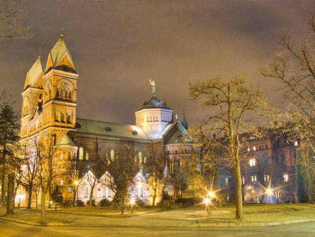 Polsko - katovická bazilika Pixabay-66446_1280.jpg