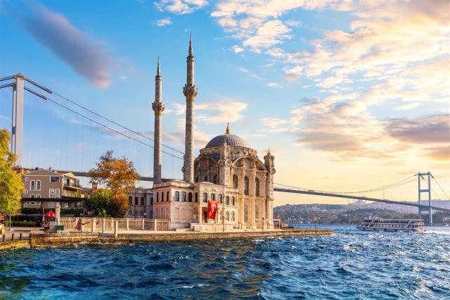Istanbul -  shutterstock_1939048042.jpg