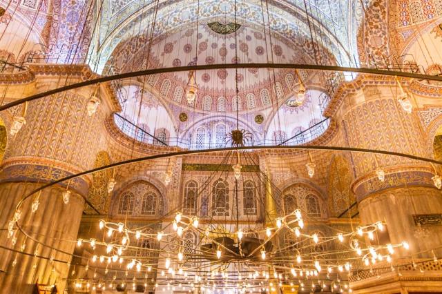 Turecko - Istanbul - interiér Modré mešity zshutterstock_147376