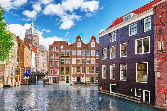 Holandsko - Amsterdam_shutterstock_339614318.jpg
