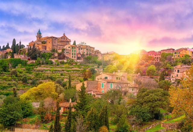 Španělsko - Mallorca -Valdemossa shutterstock_116676406.jpg