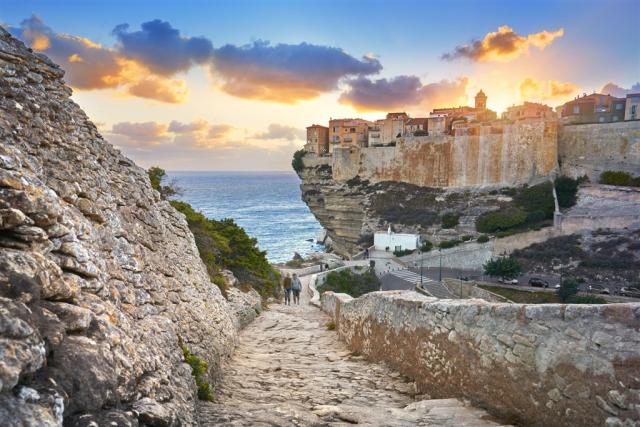 Korsika Bonifacio shutterstock_339266552.jpg
