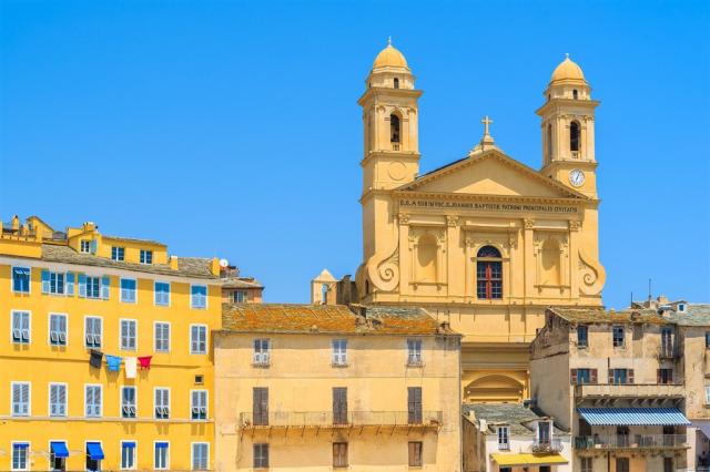 Korsika Bastia shutterstock_410935975.jpg