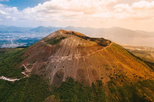 Itálie - vulkán Vesuv 0 shutterstock_712445767.jpg