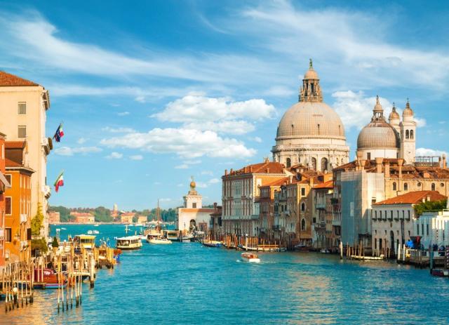 Itálie - Benátky shutterstock_163356443.jpg