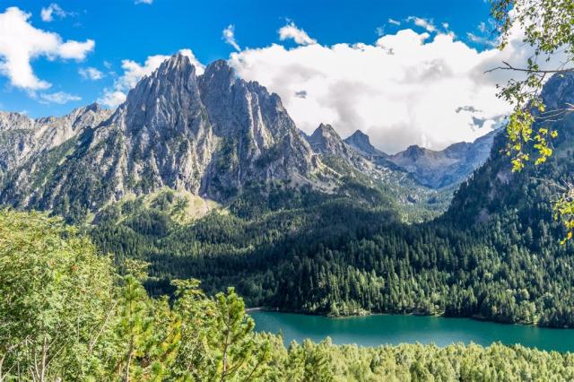Španělsko Pyreneje shutterstock_449404447 (1).jpg